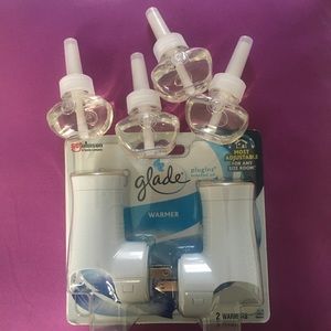 ♦️SOLD♦️Glade PlugIns w/ 4 Apple Cinnamon Refills